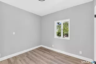 35 Front Ave, West Haven, CT 06516 - Photo 24