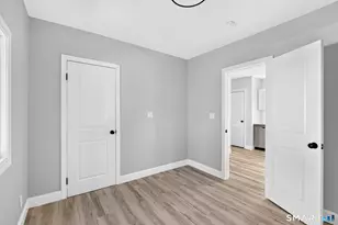 35 Front Ave, West Haven, CT 06516 - Photo 22