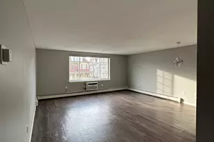 270 Laurel St, Hartford, CT 06105 - Photo 2