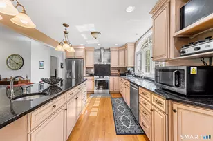 650 Racebrook Rd, Orange, CT 06477 - Photo 6