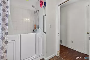 385 Peck St, New Haven, CT 06513 - Photo 10