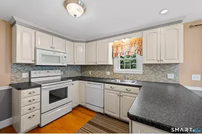 37 Kensington Street, Manchester, CT 06040 - Photo 10