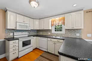 37 Kensington St, Manchester, CT 06040 - Photo 10