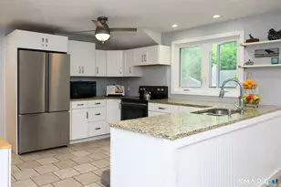 7 Silver Falls Rd, East Lyme, CT 06333 - Photo 8