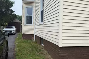 57 Phelps St, East Hartford, CT 06108 - Photo 2