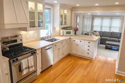 10 Ludlow Manor, Norwalk, CT 06855 - Photo 6