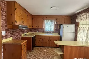 64 Macauley Ave, Waterbury, CT 06705 - Photo 10