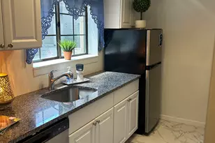42 N Main St, West Hartford, CT 06107 - Photo 8