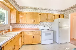 1 Pilgrim Dr, Greenwich, CT 06831 - Photo 8