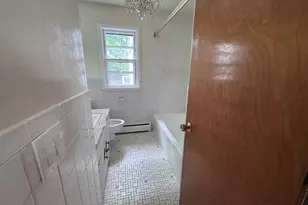 460 Congress Ave, Waterbury, CT 06708 - Photo 8
