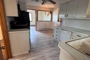 460 Congress Ave, Waterbury, CT 06708 - Photo 4