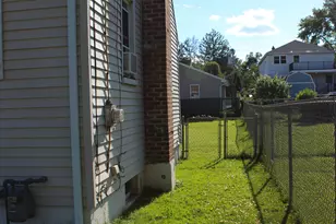17 Fulton St, New Britain, CT 06051 - Photo 4