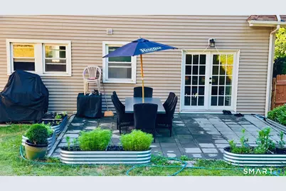 25 Quinnipiac Avenue, North Haven, CT 06473 - Photo 2