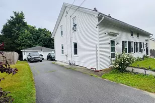 137 S Chestnut St, Plainfield, CT 06374 - Photo 1