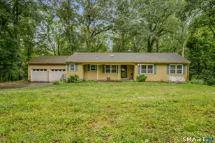 4 Robinhood Dr, Ledyard, CT 06335 - Photo 2