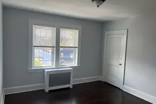 24 Circular Ave, Bridgeport, CT 06605 - Photo 4
