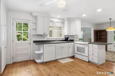 39 Buckingham Street, Stonington, CT 06379 - Photo 8