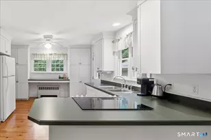 39 Buckingham St, Stonington, CT 06379 - Photo 10