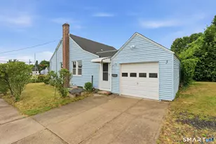 115 Saltonstall Pkwy, East Haven, CT 06512 - Photo 2