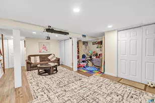 240 Blackhouse Rd, Trumbull, CT 06611 - Photo 32