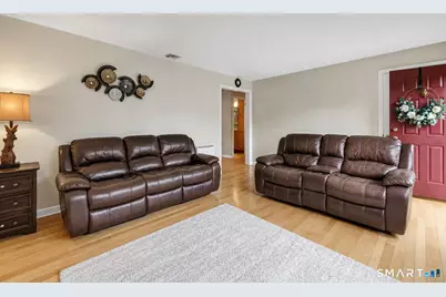 240 Blackhouse Road, Trumbull, CT 06611 - Photo 8