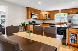 240 Blackhouse Rd, Trumbull, CT 06611 - Photo 14
