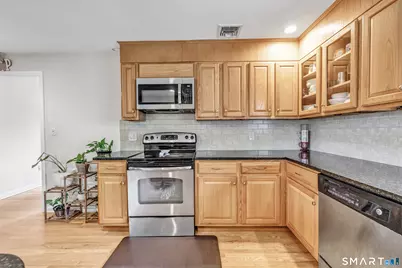 240 Blackhouse Road, Trumbull, CT 06611 - Photo 10
