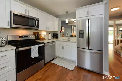 14 Far View Commons #14, Southbury, CT 06488 - Photo 2