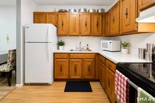 157 Bull Hill Ln, West Haven, CT 06516 - Photo 4