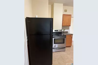 48-50 Bliss Street #3rd Flr. East, Hartford, CT 06114 - Photo 2