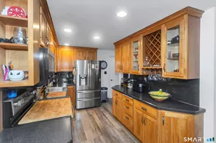 20 Northwestern Dr, Bristol, CT 06010 - Photo 8