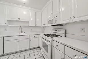 25 W Elm St, Greenwich, CT 06830 - Photo 10