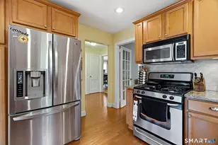 141 Elm St, Windsor Locks, CT 06096 - Photo 12