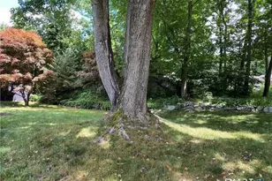 10 Donohue Dr, Norwalk, CT 06851 - Photo 2