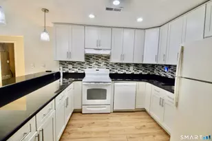 18 Amsterdam Ave, Bridgeport, CT 06606 - Photo 6