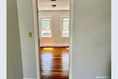 137 Hollister Avenue, Bridgeport, CT 06610 - Photo 10