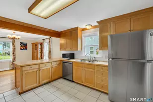 28 Huber Ave, Meriden, CT 06450 - Photo 6