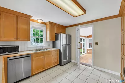 28 Huber Avenue, Meriden, CT 06450 - Photo 8