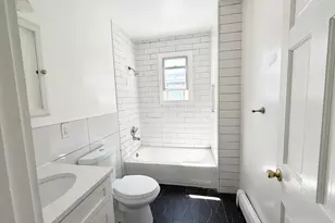 215 Read St, Bridgeport, CT 06607 - Photo 4