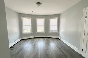 215 Read St, Bridgeport, CT 06607 - Photo 6