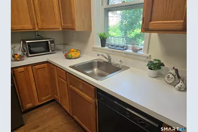 1034 Prospect Avenue, Hartford, CT 06105 - Photo 8
