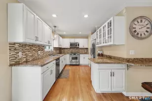 13 Ells St, Norwalk, CT 06850 - Photo 8