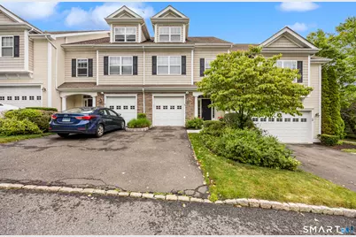 10 Ridgewood Drive #10, Middlebury, CT 06762 - Photo 2