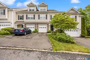 10 Ridgewood Dr, Middlebury, CT 06762 - Photo 2