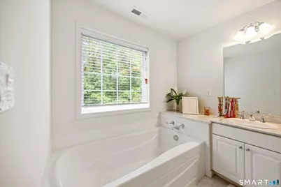 10 Ridgewood Drive #10, Middlebury, CT 06762 - Photo 16