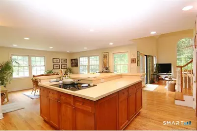 298 Erskine Road, Stamford, CT 06903 - Photo 6