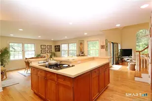 298 Erskine Rd, Stamford, CT 06903 - Photo 6