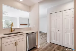 8 Rose Ln, Danbury, CT 06811 - Photo 8