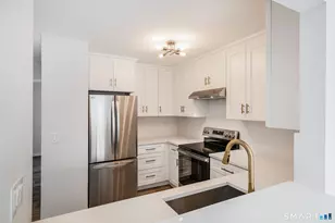 8 Rose Ln, Danbury, CT 06811 - Photo 4