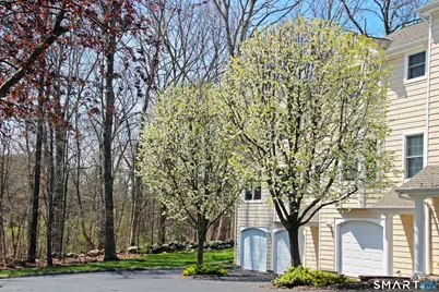 4 Parkwoods Drive #4, Norwich, CT 06360 - Photo 2